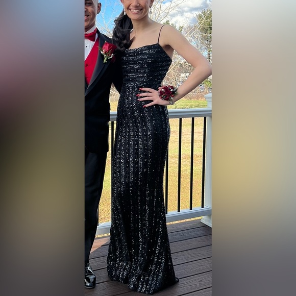 La Femme Simple & Elegant black on black striped gown! Beautiful!🖤🖤 - Picture 5 of 12